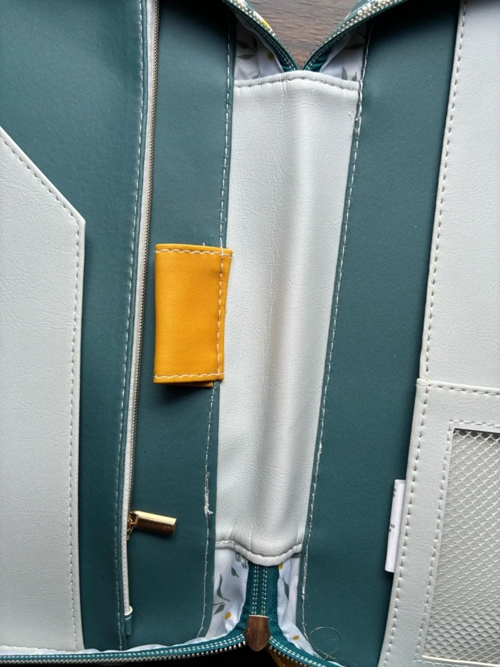 Made to Bloom Classic Planner Zip Folio - The Happy Planner 🌼🌼🌼 - Picture 6 of 10
